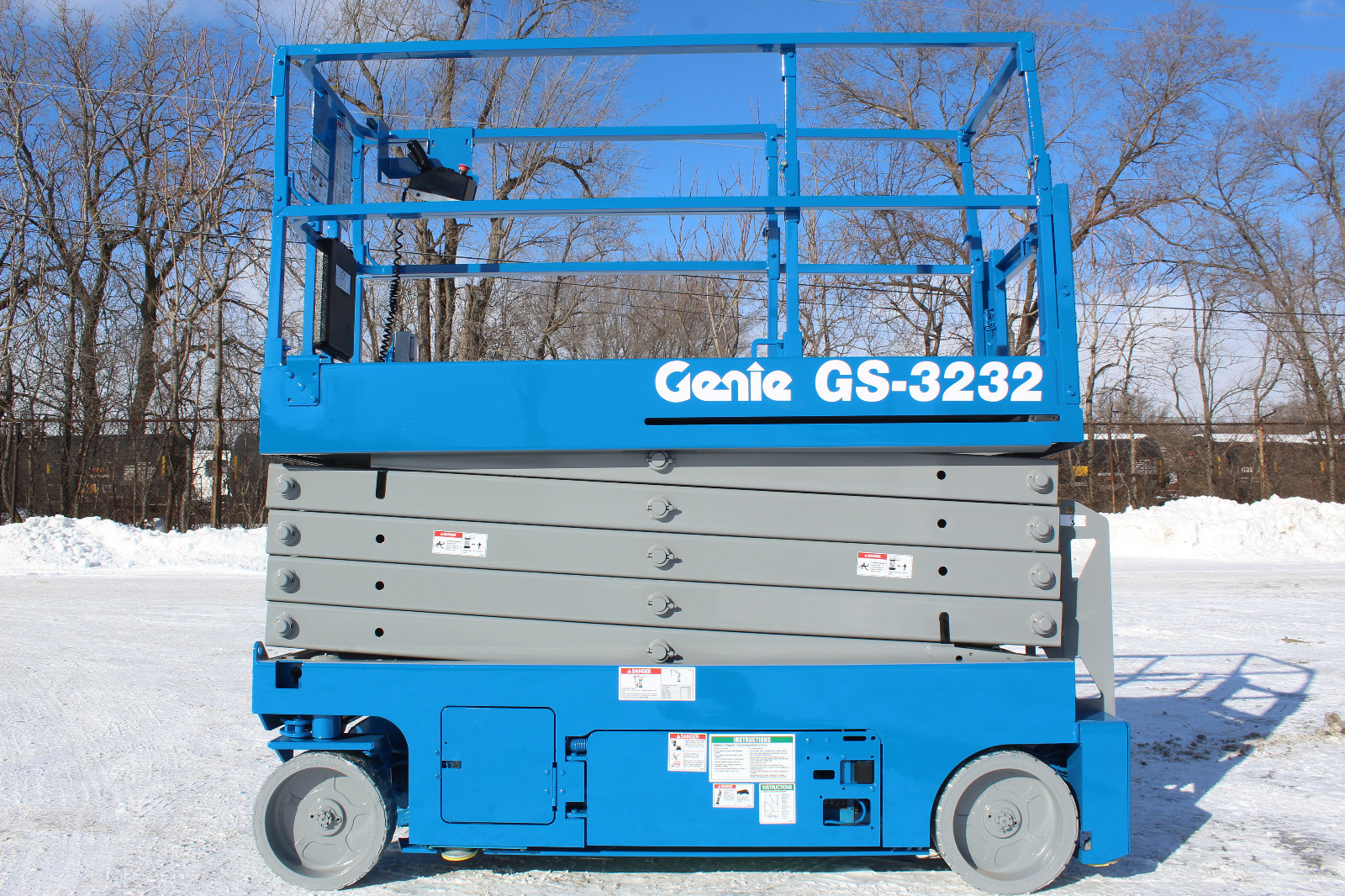 2012 GENIE GS-3232 ELECTRIC REFURBISHED SCISSOR LIFT BOOM LIFT GENIE AERIAL LIFT