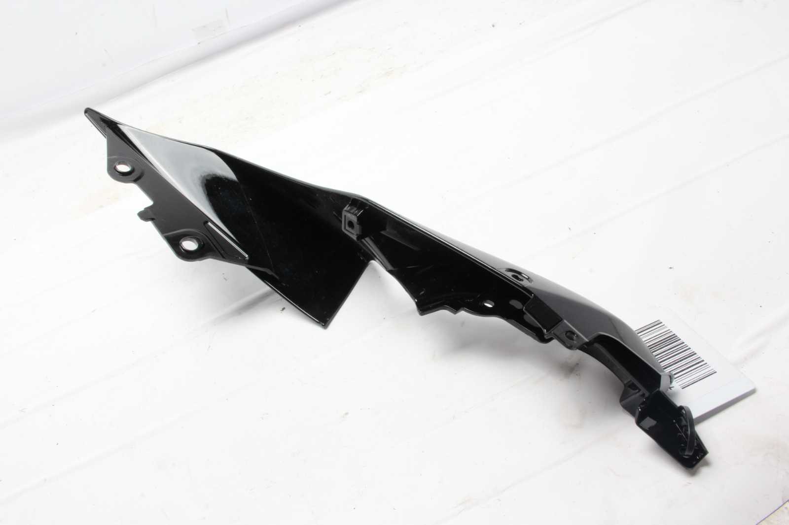 Verkleidung vorne rechts unten Abdeckung Yamaha YZF-R7 700 A 23-23
