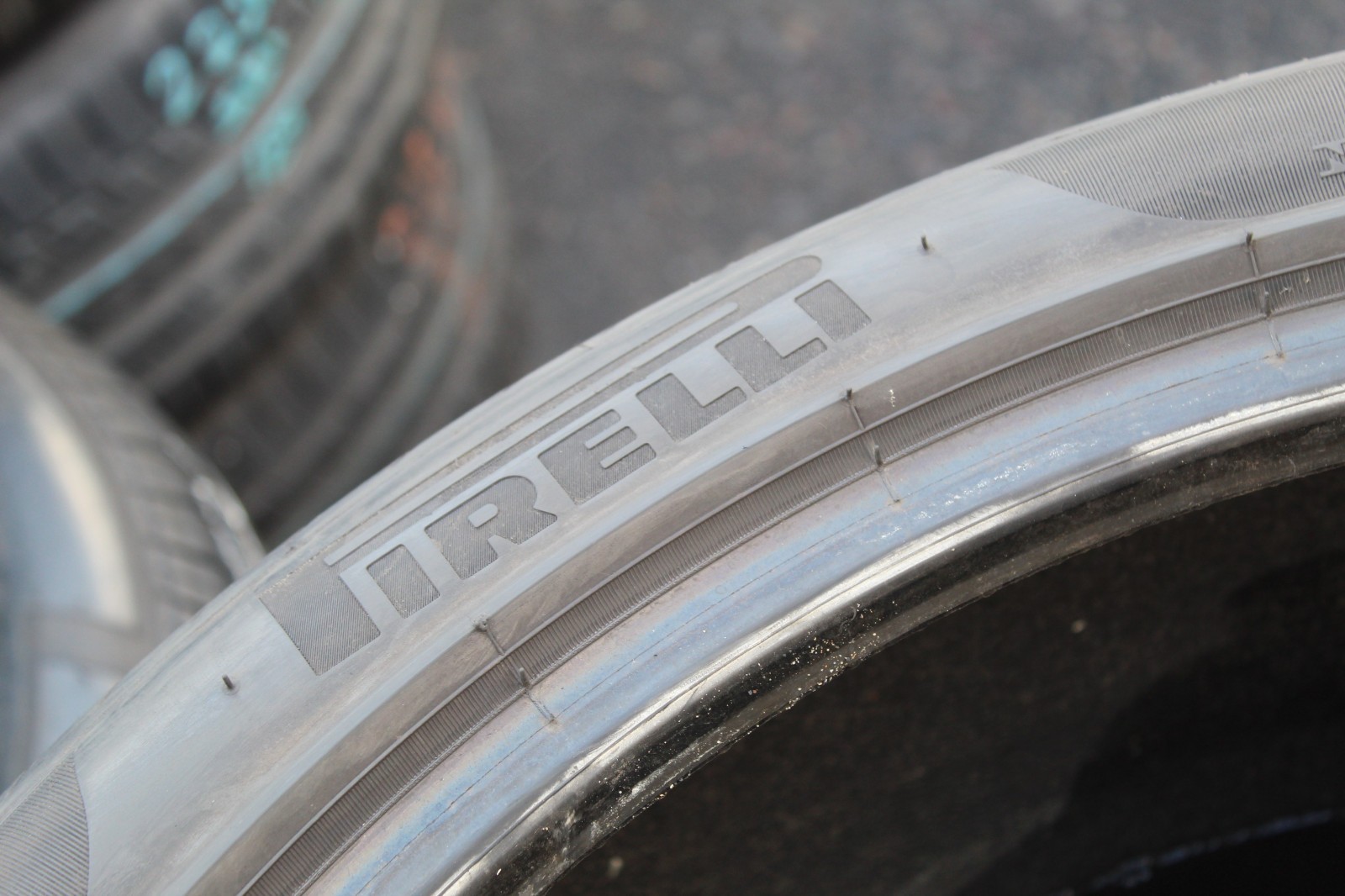 265 40 21 Pirelli, P Zero, MO, 101Y, x2 A Pair 5.8mm (F1_tyres) L3806
