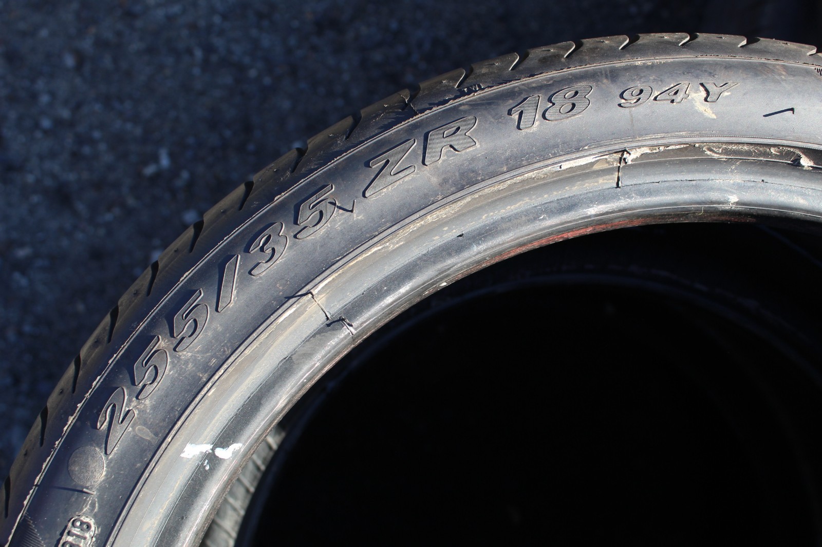 255 35 18 Pirelli, P Zero, XL, MO, R01, 94Y, x2 A Pair 6.8mm (F1_tyres) L3844