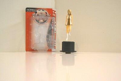 Norev Street Racer 1/18. Figurine Race Queen P24 Norev.Com. Réf. 140505.