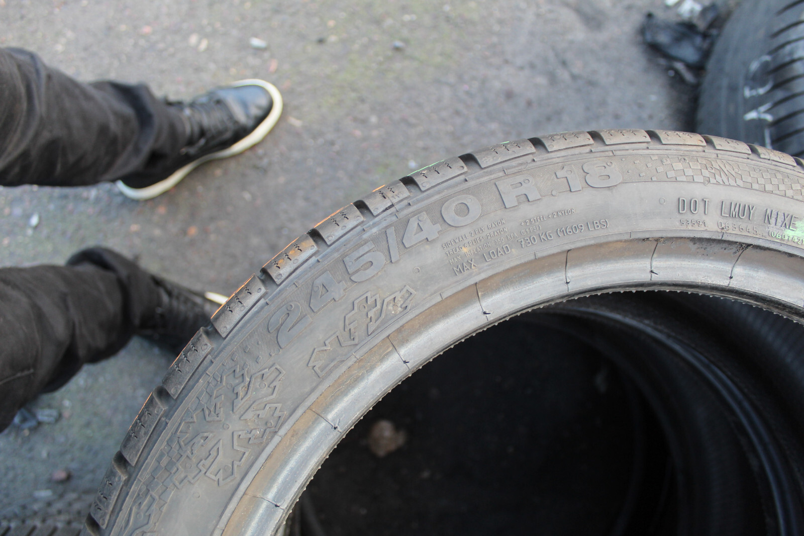 245 40 18 Continental, Winter, AO, XL M+S 97V, x2 A Pair 6.0mm (F1_tyres) L3076