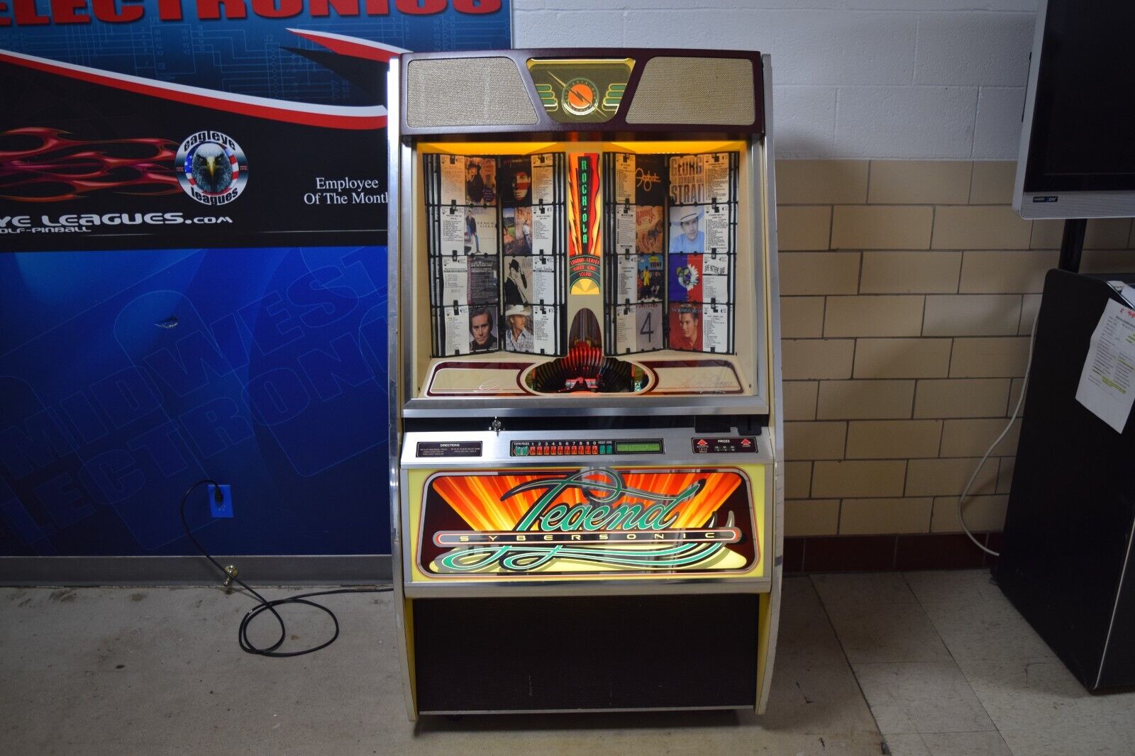 Rock-Ola 7000 Legend Syber Sonic CD Jukebox 100 CD's - Works Rock-Ola 7000 Legend Syber Sonic CD Jukebox 100 CD's - Works