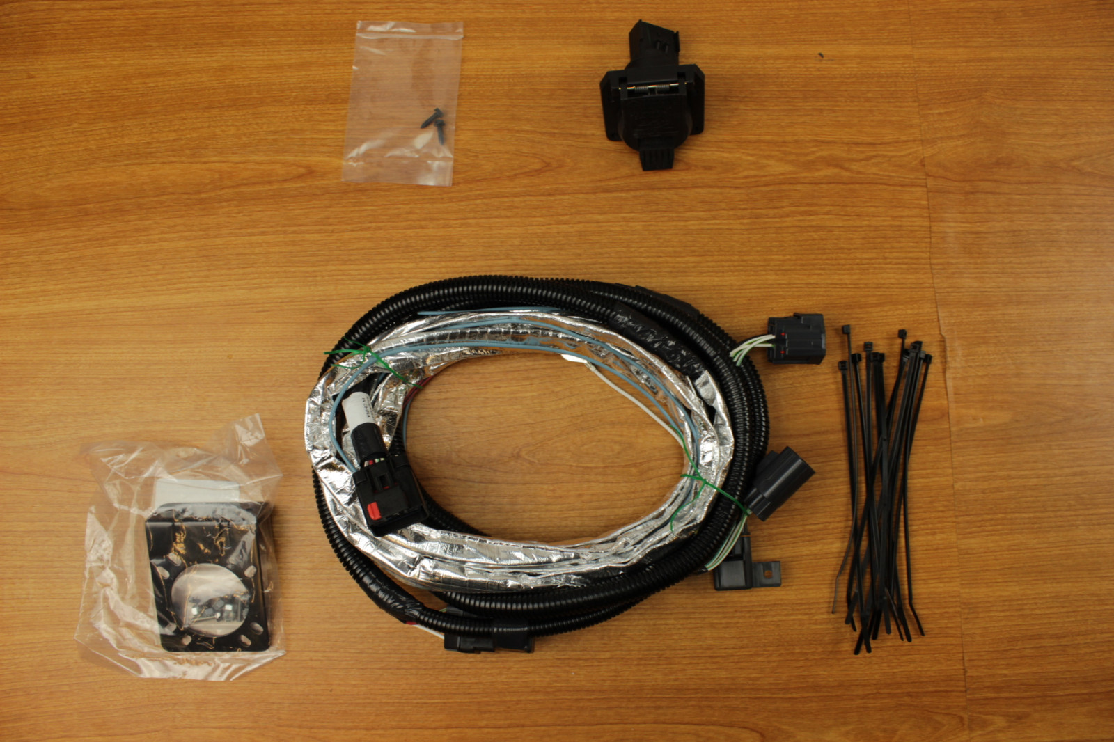 Jeep Renegade Aspen >> 2007-2018 Jeep Wrangler JK 7-Way Trailer Tow Hitch Wiring Harness Mopar OEM | eBay Jeep Renegade Aspen >> 2007-2018 Jeep Wrangler JK 7-Way Trailer Tow Hitch Wiring Harness Mopar OEM | eBay
