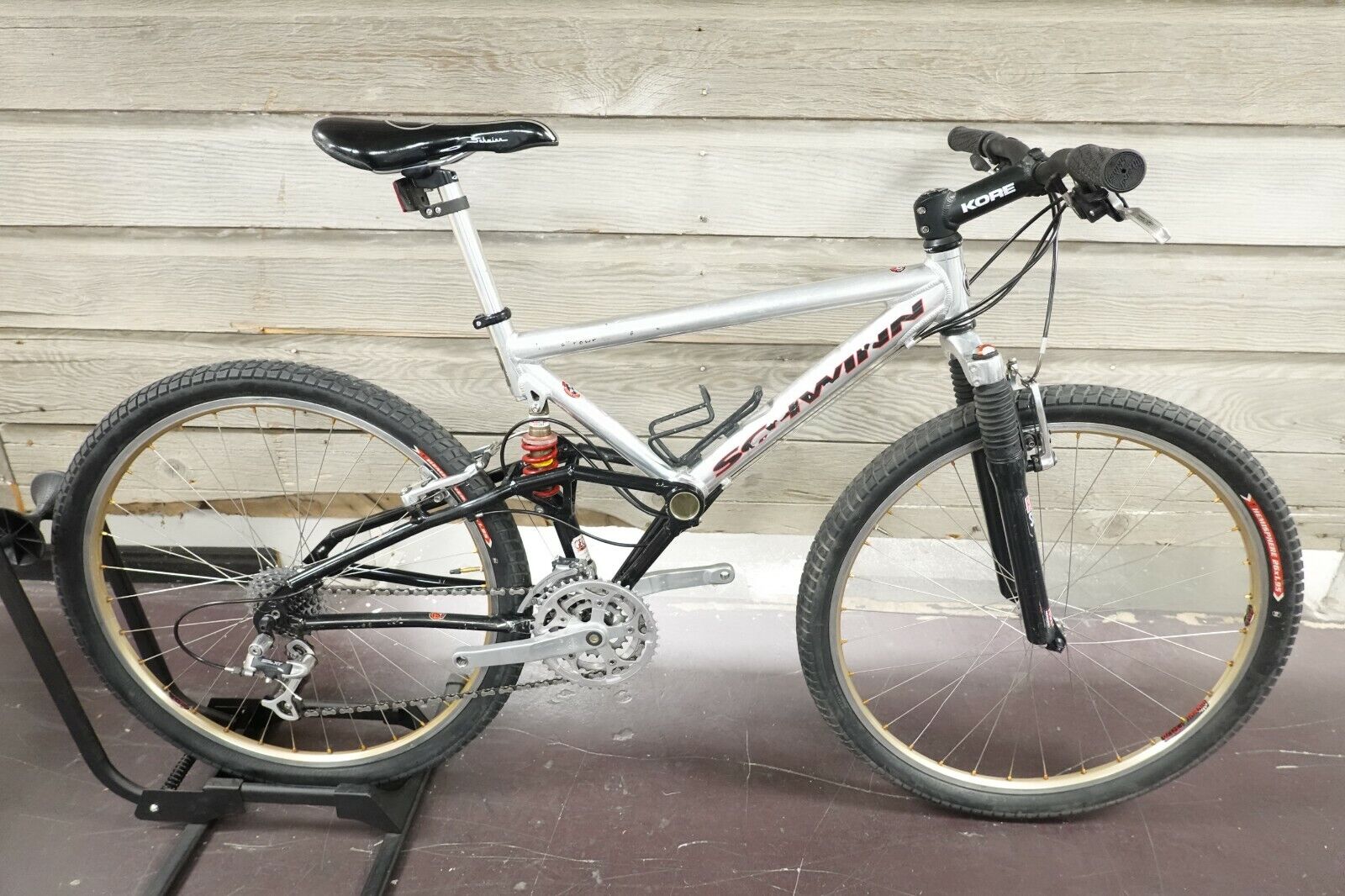 SCHWINN HOMEGROWN FACTORY FULL SUSPENSION MOUNTAIN BIKE 17 SCHWINN HOMEGROWN FACTORY FULL SUSPENSION MOUNTAIN BIKE 17