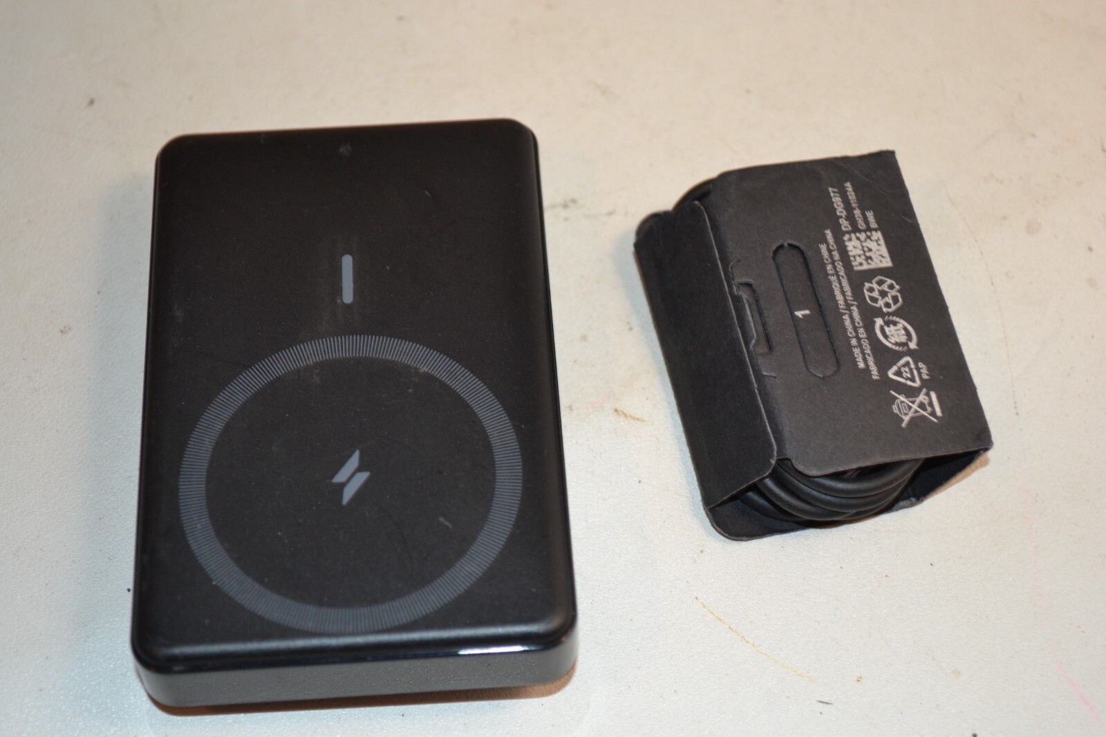 Anker MagGo Power Bank 10000mAh ブラック Amazon.com: Anker MagGo Power Bank, Ultra-Slim 10,000mAh