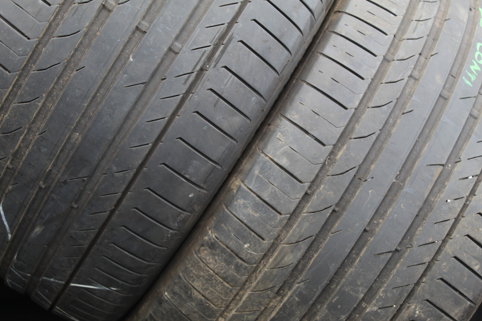 315 35 20 Continental, CSC 5, RunFlat, XL, 110W x2 A Pair 5.0mm (F1_tyres) L2858