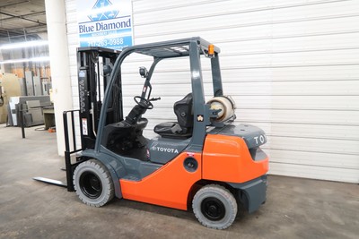 2011' Toyota 8FGU25, 5,000# Pneumatic Tire Forklift, LP Gas, 3 Stage, S/S, Nice