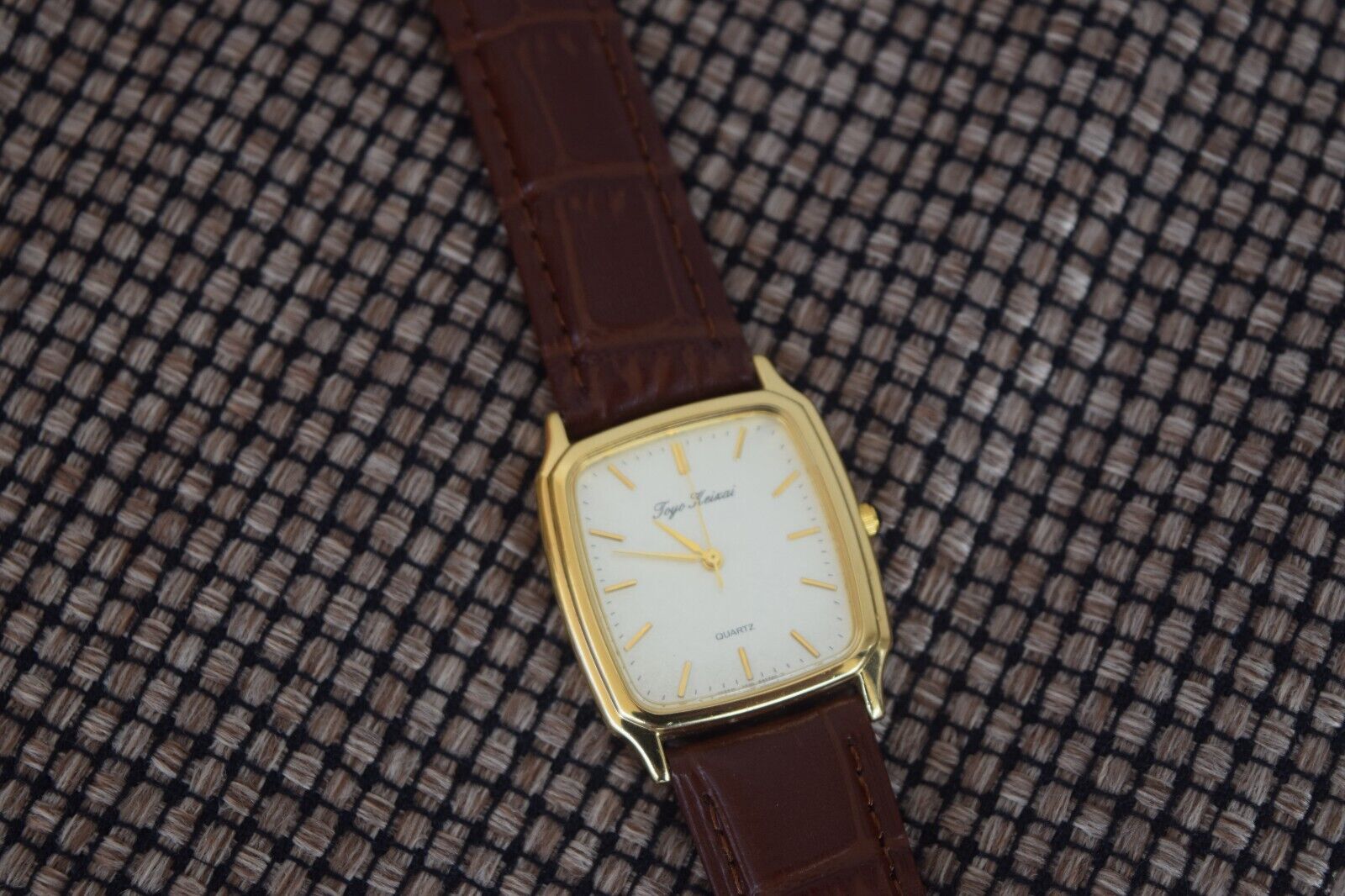 Vintage Citizen Toyo Keizai Quartz 1030-344791 Y Dress Watch Vintage Citizen Toyo Keizai Quartz 1030-344791 Y Dress Watch