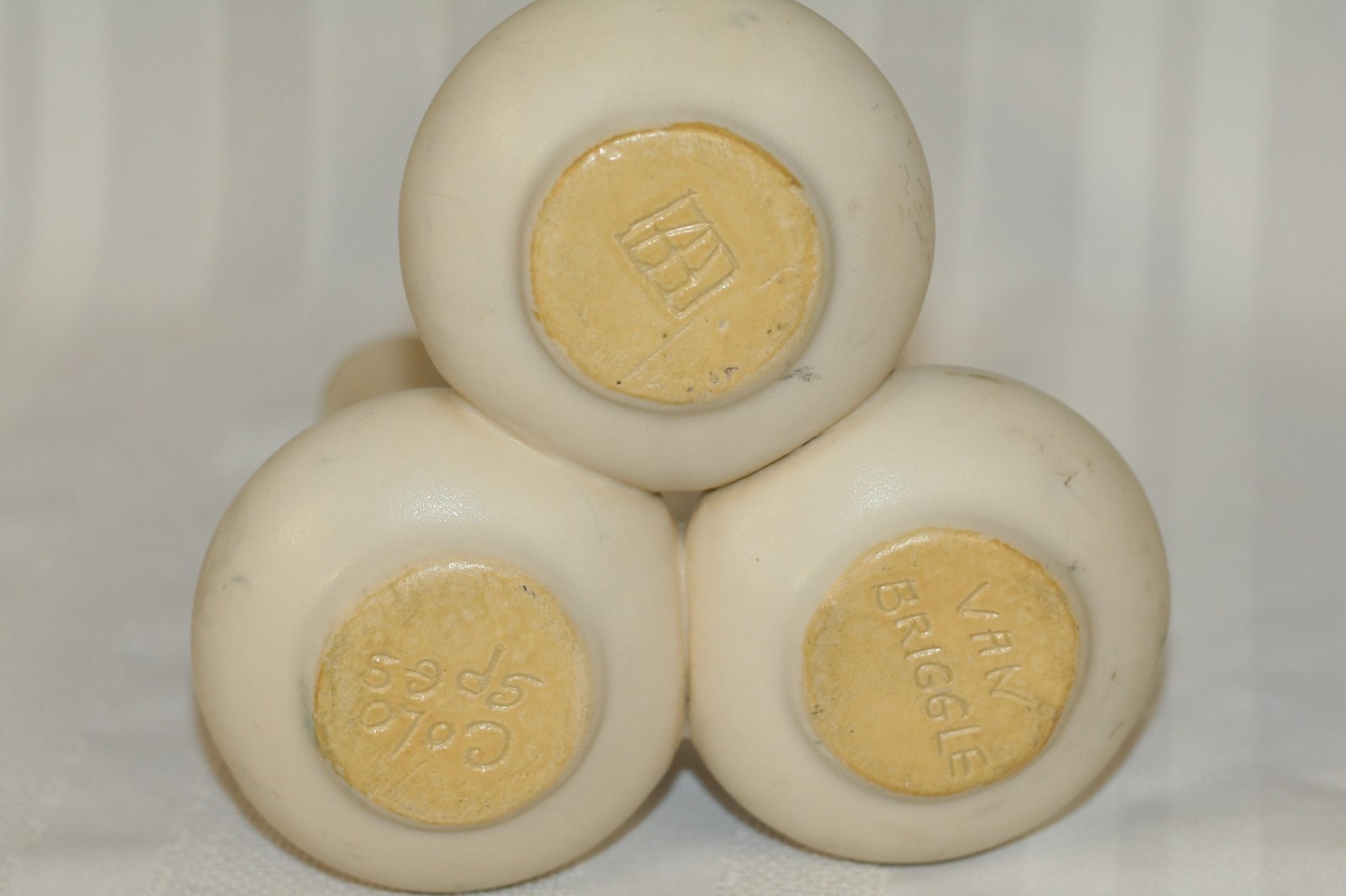 Vintage Van Briggle Pottery Tripple Bud Vase Ivory Cream