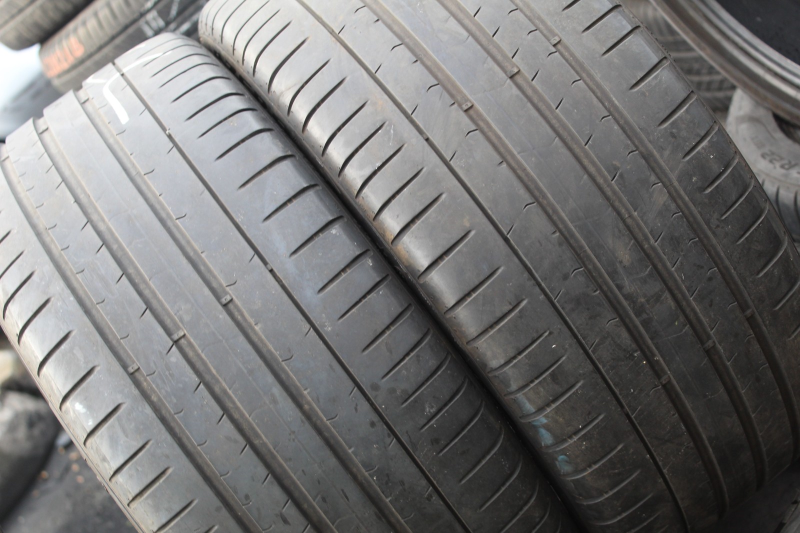 255 35 19 Pirelli, P Zero, RunFlat, Star, 96Y, x2 A Pair 5.2mm (F1_tyres) L3856