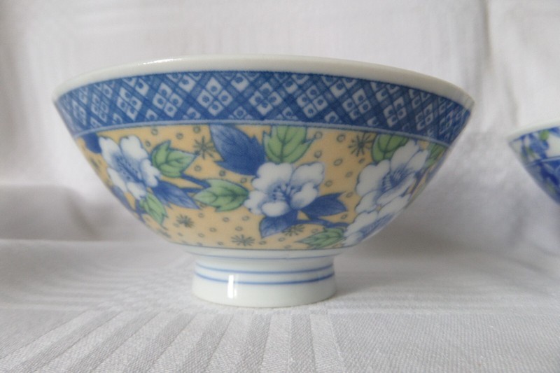Bol En Porcelaine Fine Du Japon Decor Floral Signe