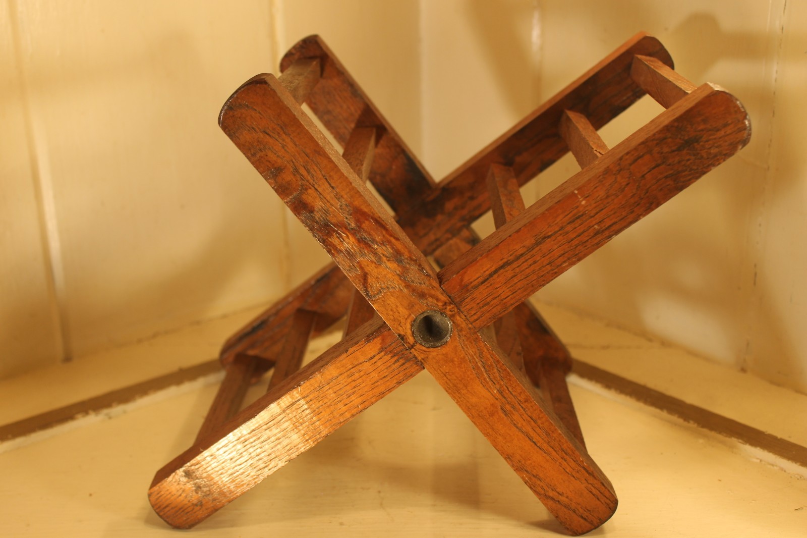 Antique Vintage Wood Spinning Wheel Winder Primitive Yarn Textile Weaving spool.