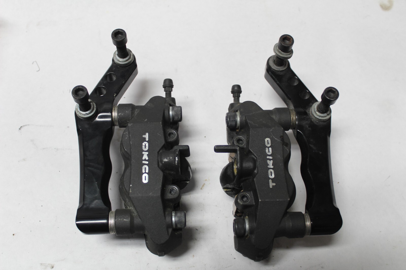 Performance Bagger Front Brake Calipers Tokico Bracket 41mm