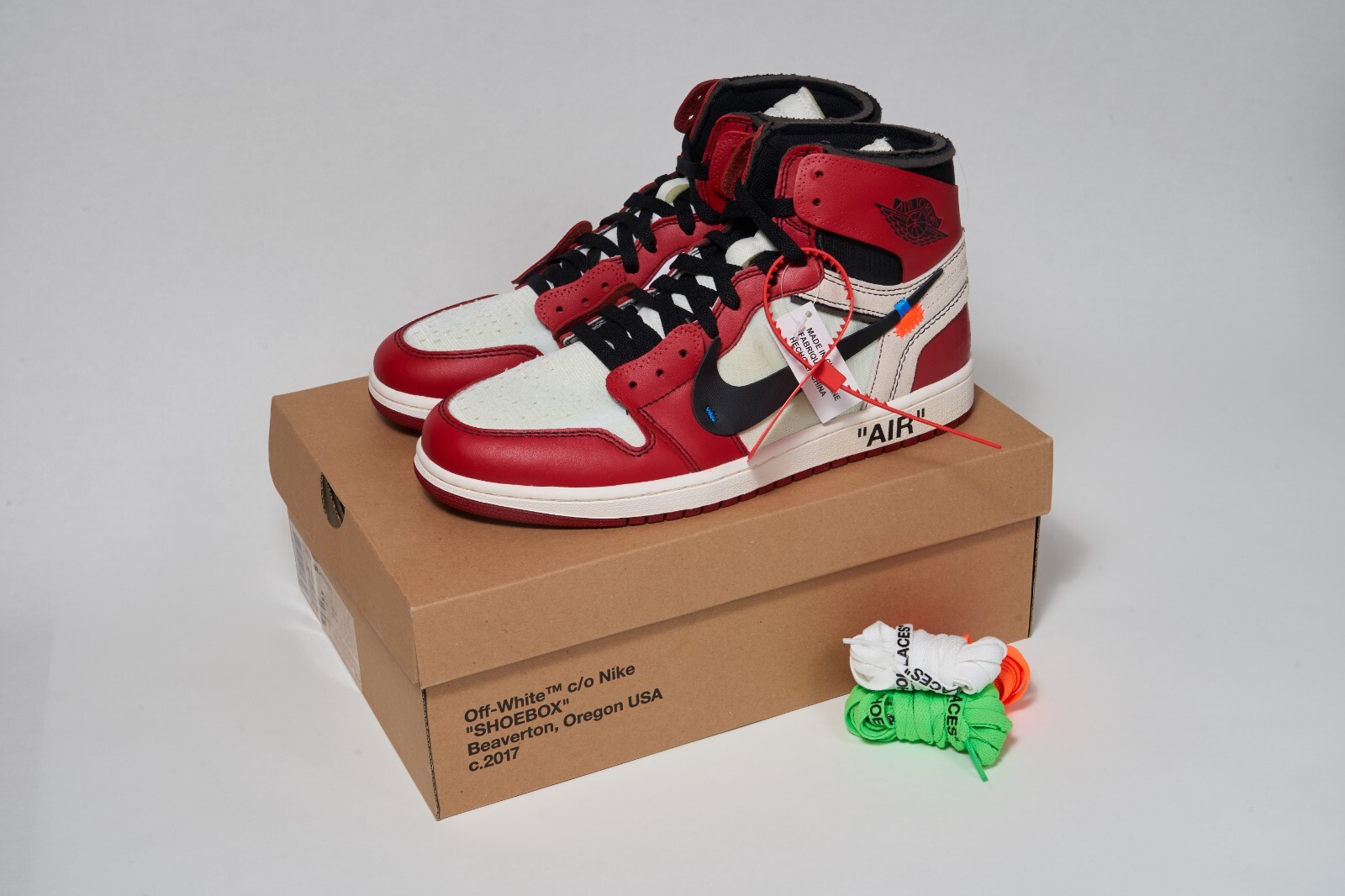 Nike Air Jordan 1 Off-White Chicago - US 10 / EU 44 - DS Nike Air Jordan 1 Off-White Chicago - US 10 / EU 44 - DS
