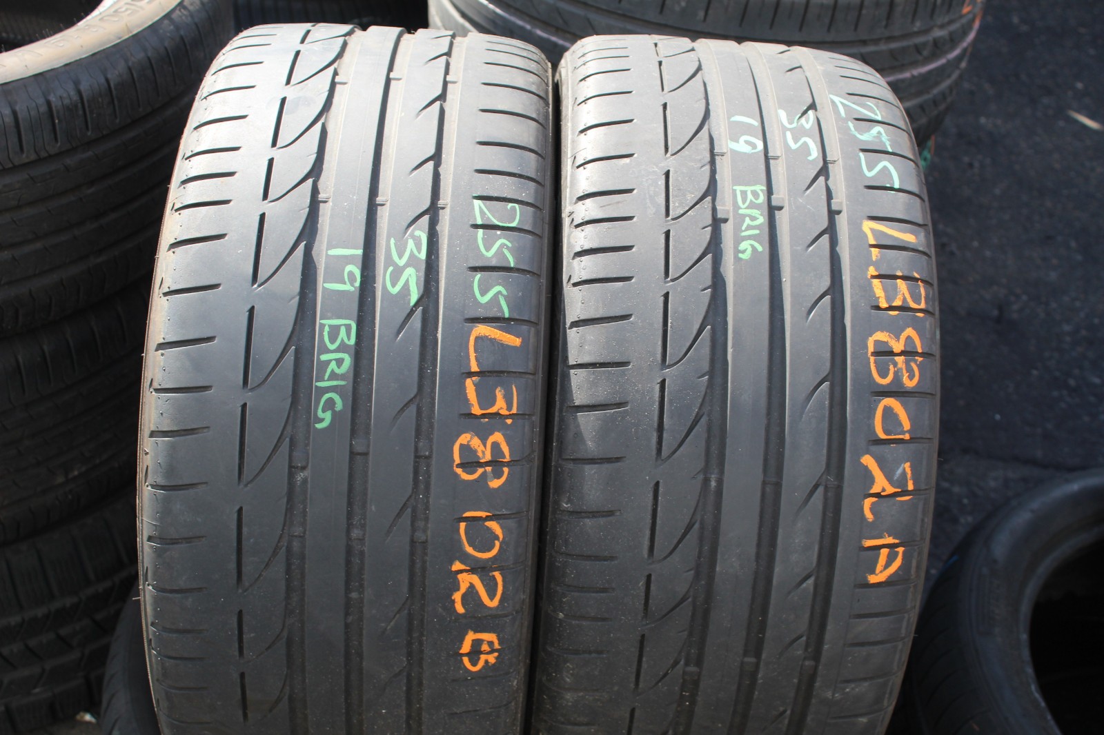 255 35 19 Bridgestone, RunFlat, XL, 96Y, x2 A Pair 5.0mm (F1_tyres) L3802