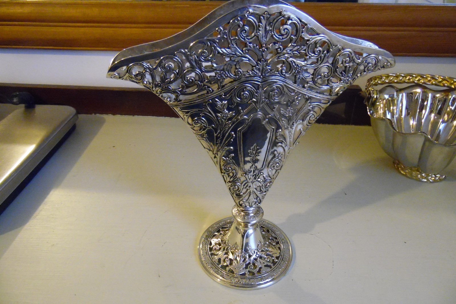 GSA Godinger Silverplate Art Co Ornate Pierced Fan Shaped Flower Vase