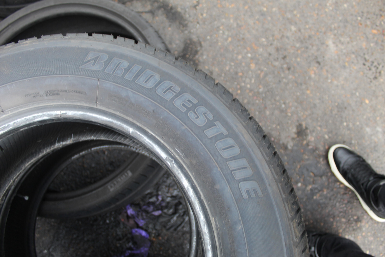 New 235 60 16 Bridgestone, Dueler H/T 687, 100H, x2 A Pair (F1_tyres) L2416