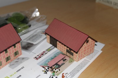 Gauge N farmhouse and barn, trees and figures