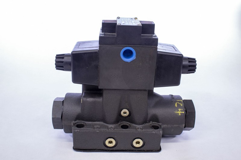 Parker Directional Valves Surplus Industrial Equipment