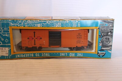 HO Scale AHM, 40' Box Car, Alton & Southern, Orange, #905