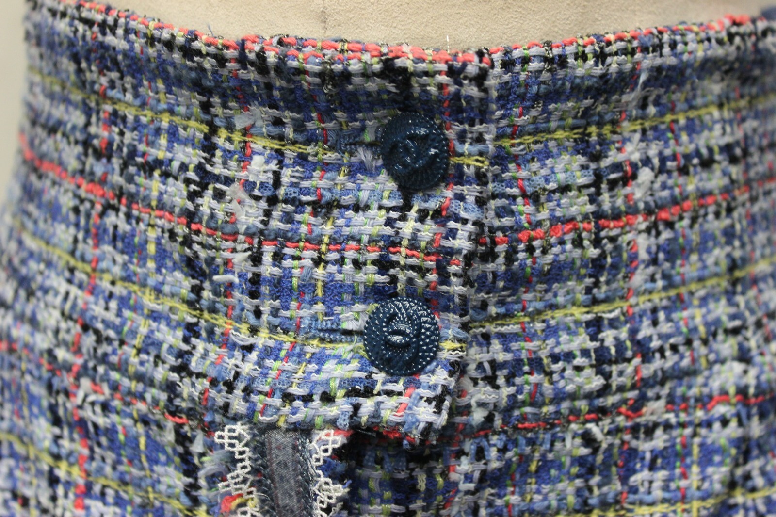 Pre-owned Chanel Skirt Tweed Blue Knee Pockets Zip Front Cc Logo High Waist 36 40