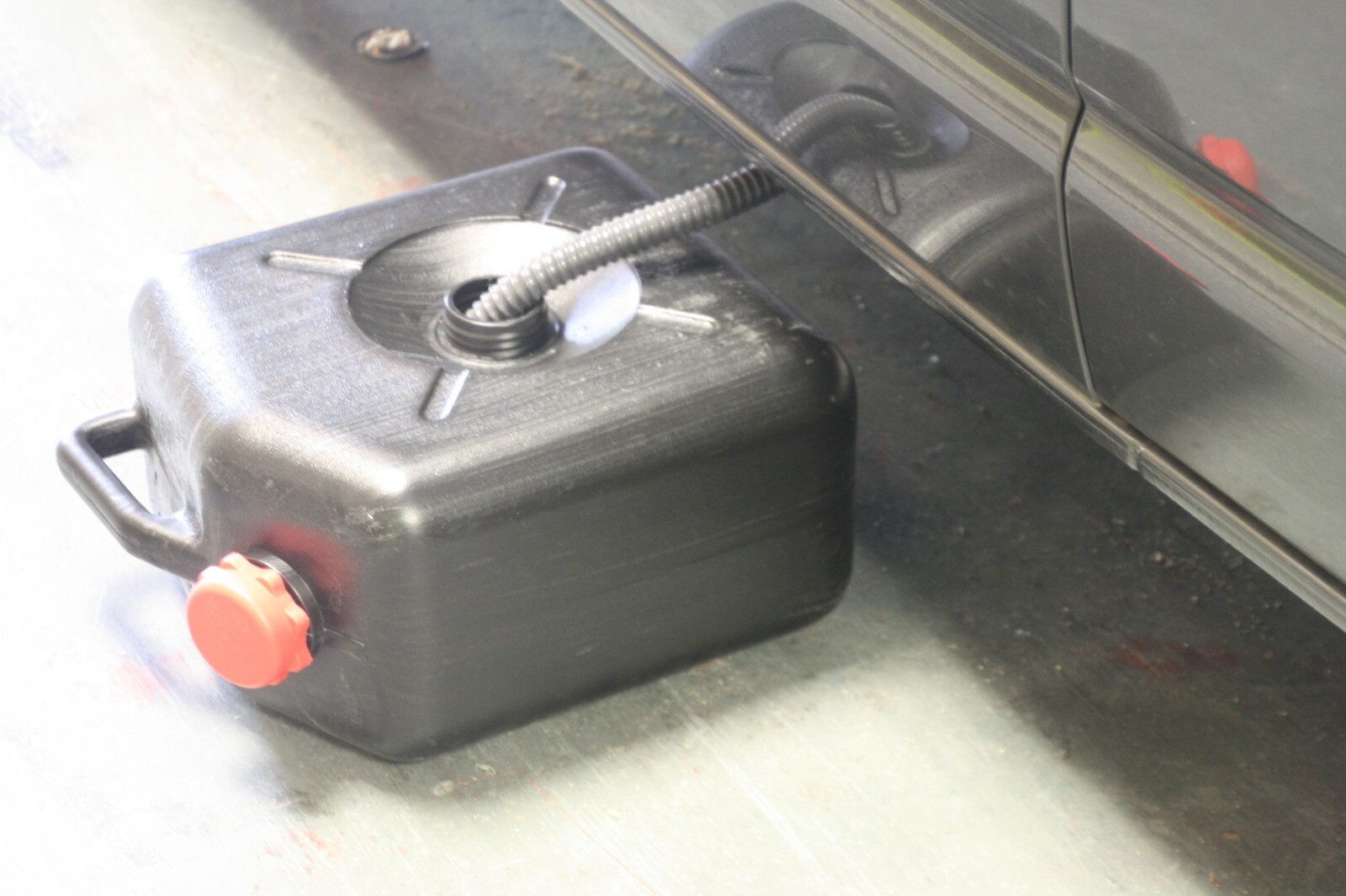 23 Litre Waste Water Tank/Container for VW T5/6 Campervan, Motorhome of