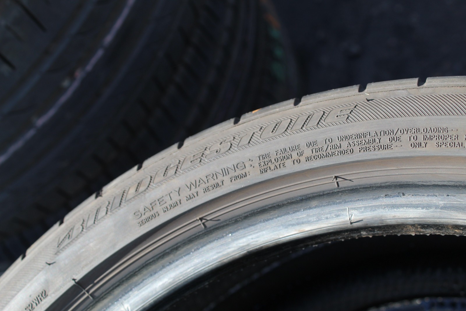 255 35 19 Bridgestone, RunFlat, XL, 96Y, x2 A Pair 5.0mm (F1_tyres) L3802