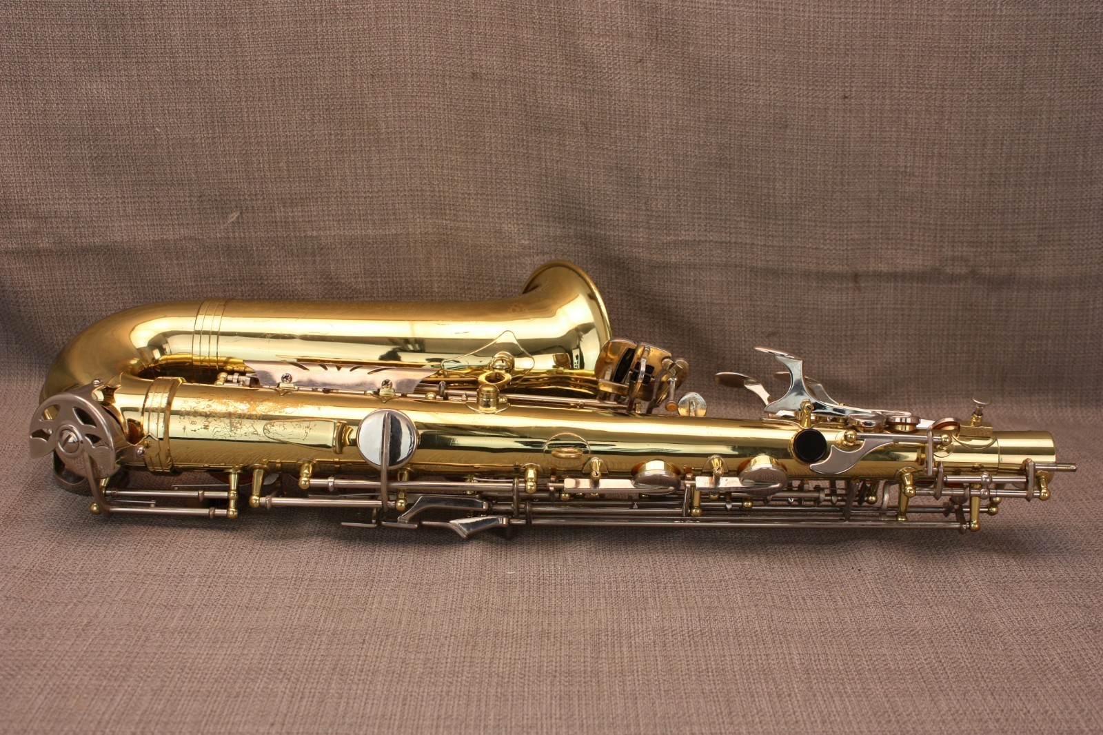 Olds NA62MN Beginner/Student Saxophone