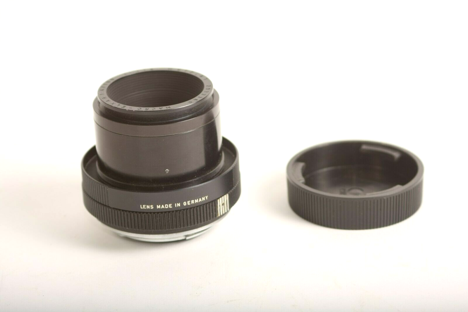 Leica Leitz Wetzlar Macro Elmar 100mm f/4 Lens - R-mount | eBay Leica Leitz Wetzlar Macro Elmar 100mm f/4 Lens - R-mount | eBay