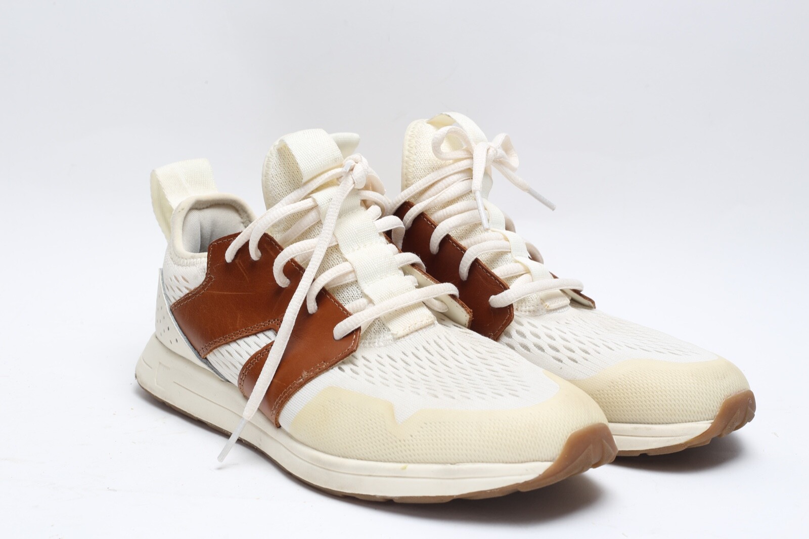 関税・送料無料 Ecru Sneakers With Contrasting Branded Heel Empire White/Silver Sneaker – P448