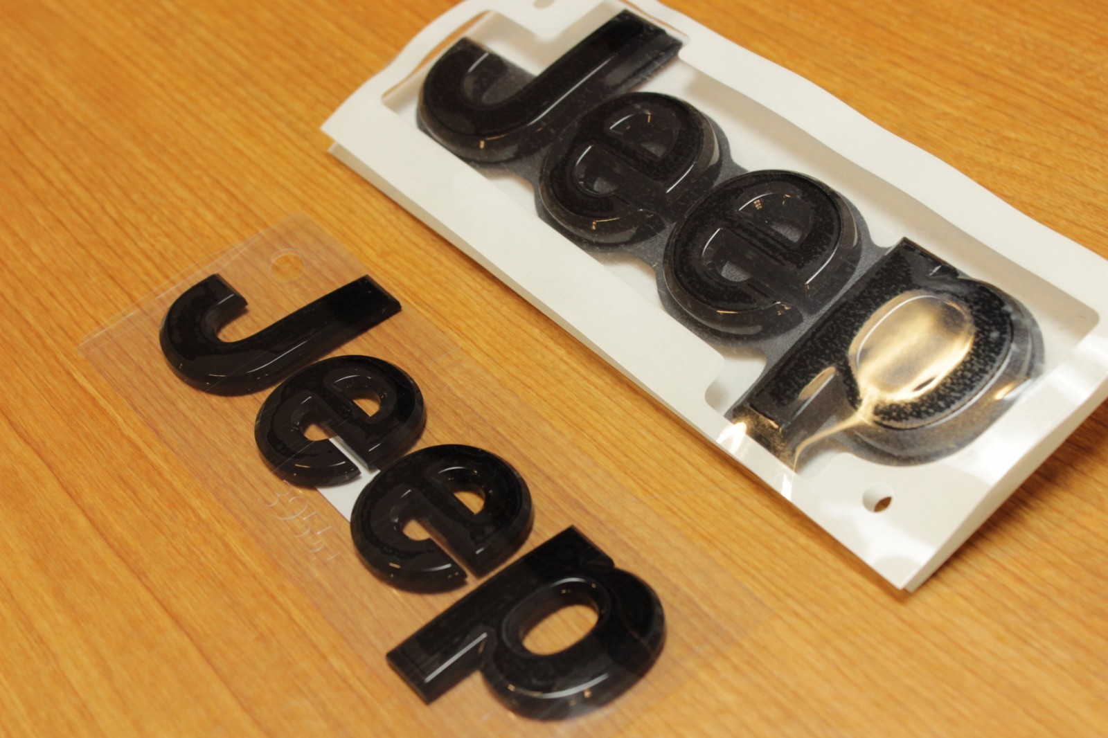 20142020 Jeep Grand Cherokee Black Replacement Nameplate Emblem Set