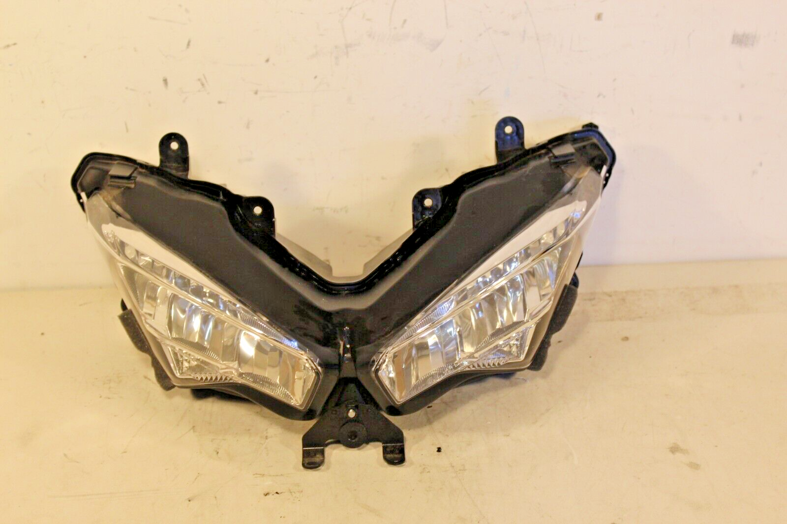 2023 2024 Kawasaki ZX4RR Headlight assembly 23004-0423 23 24 2023 2024 Kawasaki ZX4RR Headlight assembly 23004-0423 23 24
