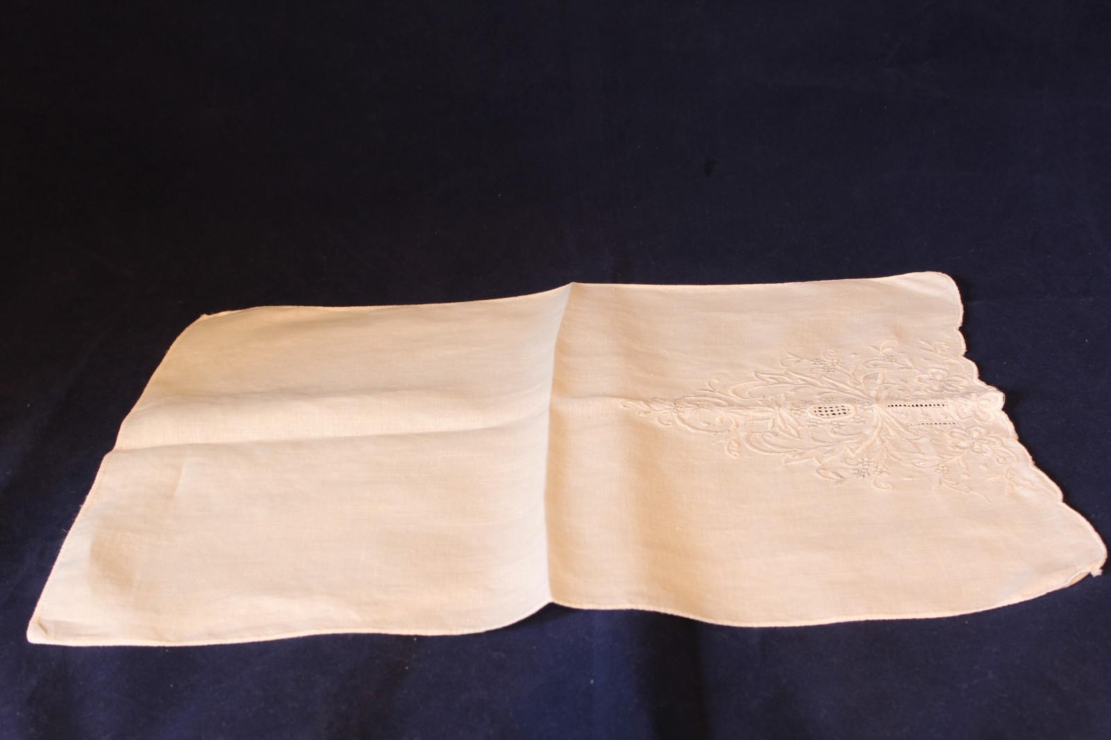 VTG Fingertip / Hand Towel / Tea Towel / Napkin White w/ White Floral Embroidery