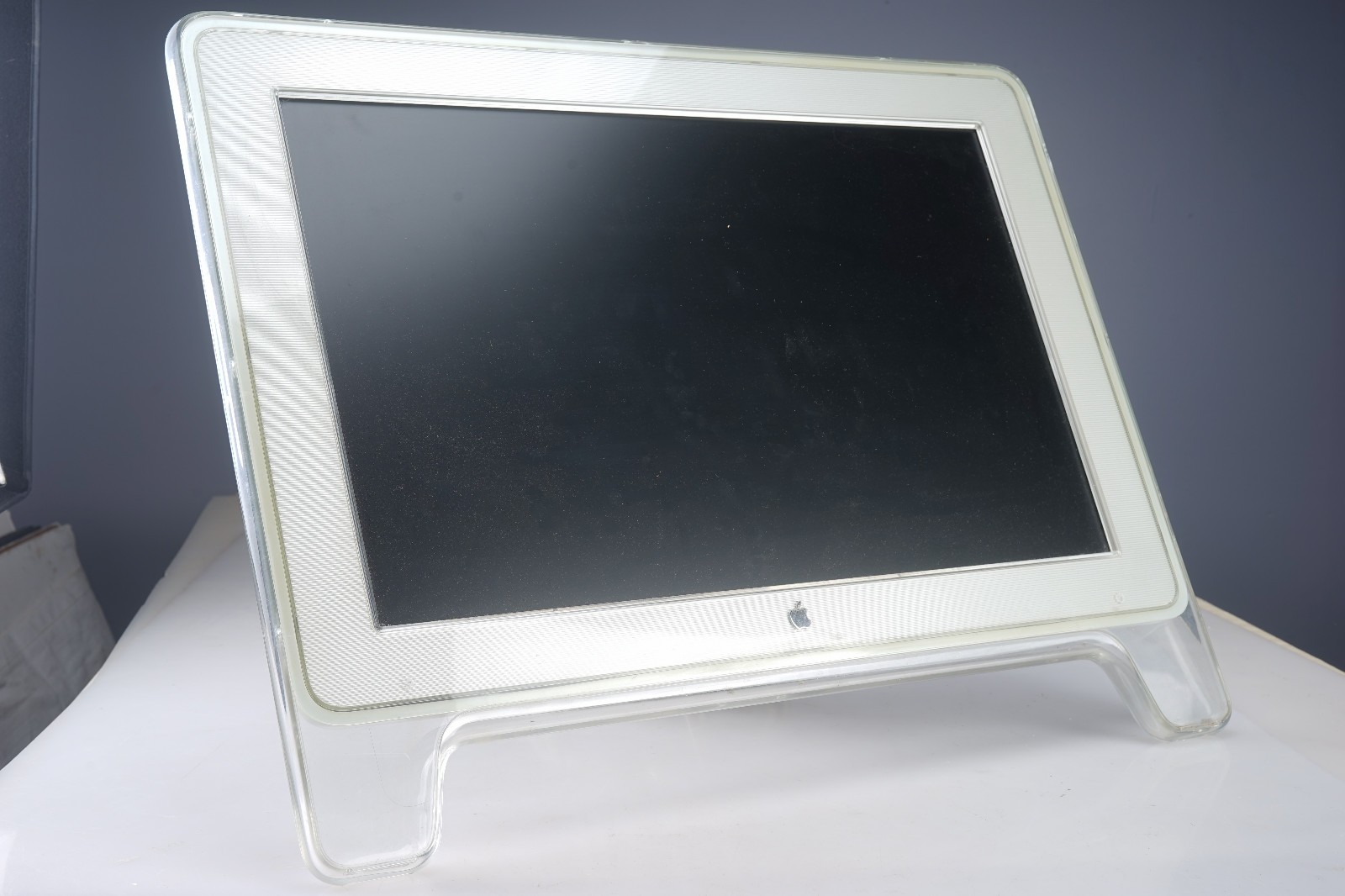 その他 Apple Cinema Display Vintage 2002 Apple Cinema Display M8537ZM/A - M8536 HD LCD