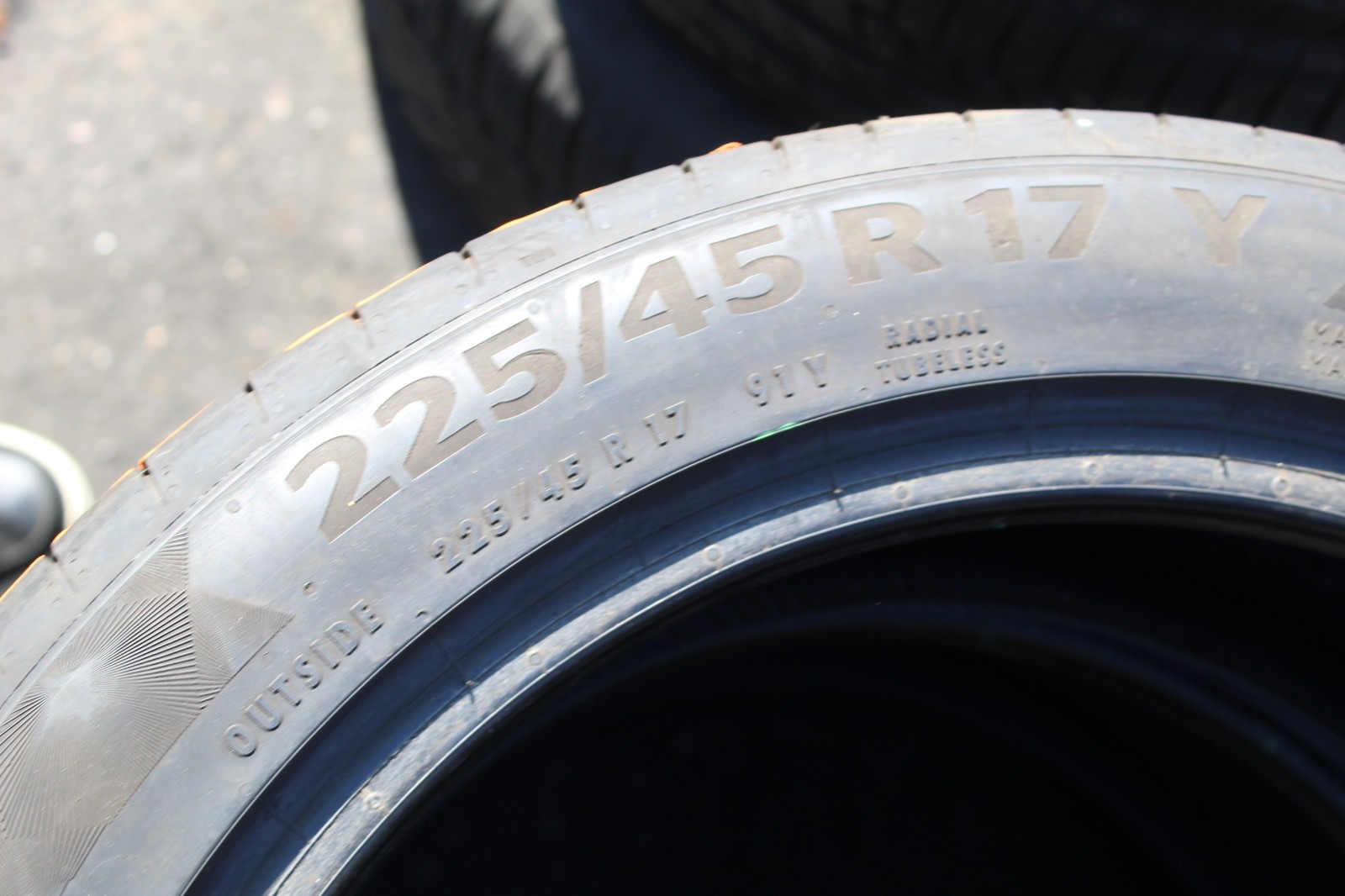 225 45 17 Continental, PC 6, 91Y&W, x2 A Pair 5.5mm (F1_tyres) FO L3727