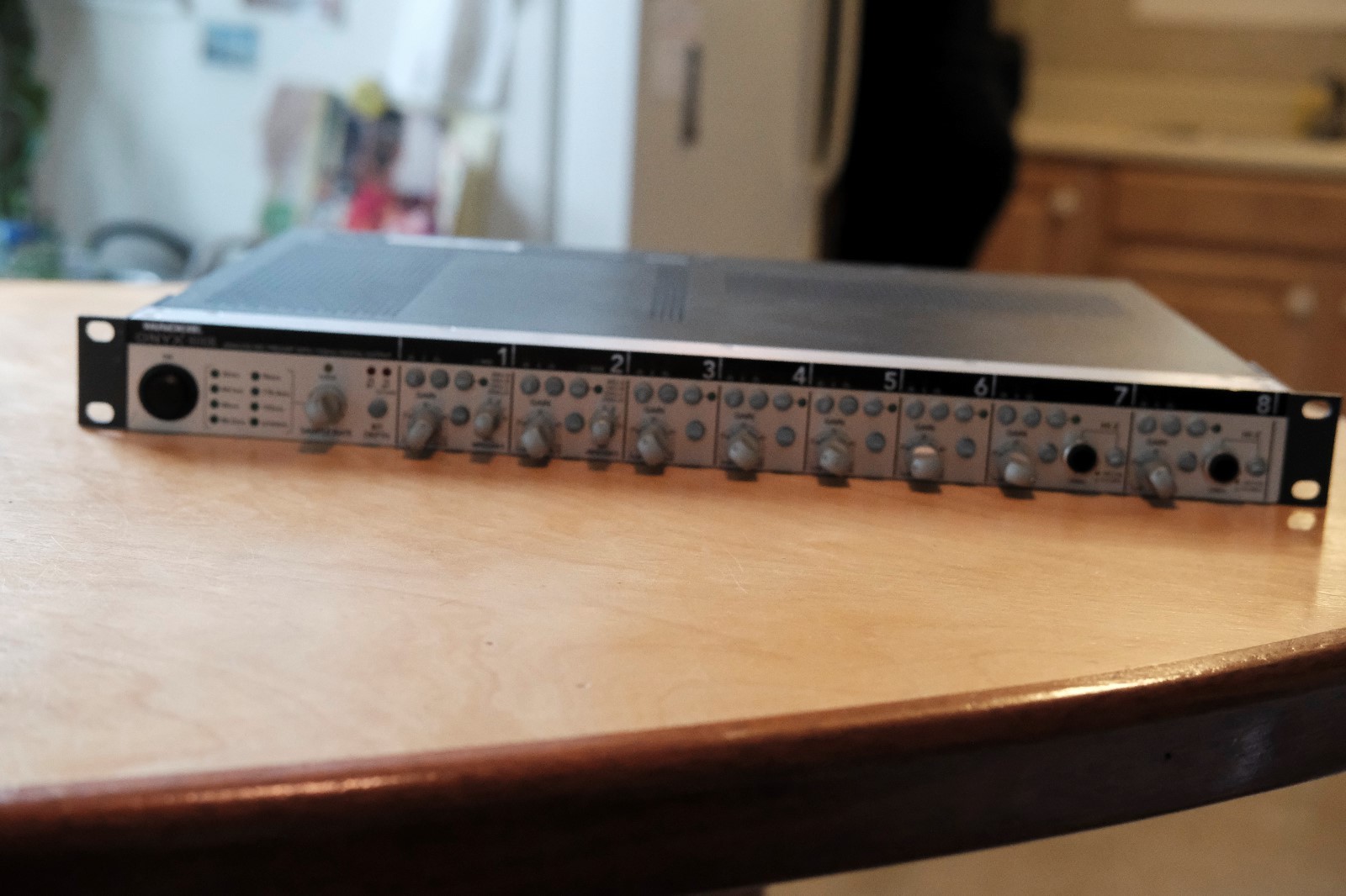 Mackie 800r 8 channel microphone preamp