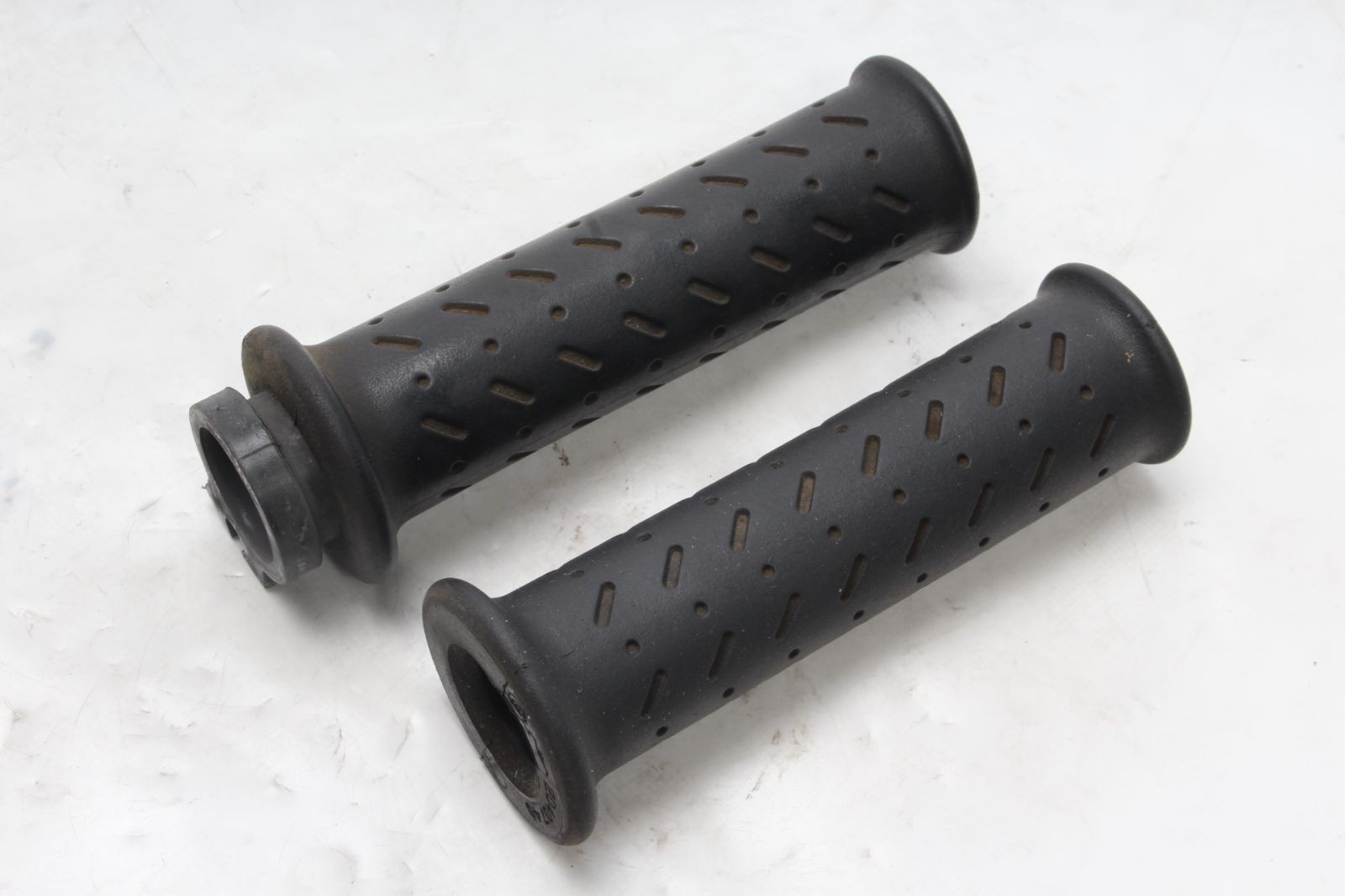 ensemble de poignées de guidon en caoutchouc et de poignées d'accélérateur Triumph Speed Triple T509 T509 501 97-99