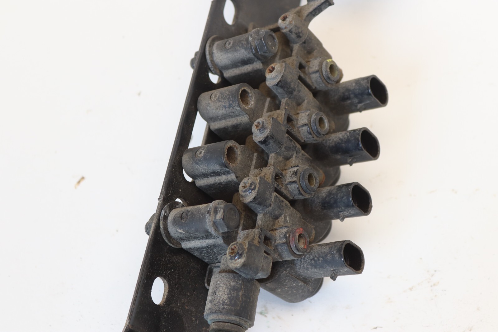 2019-2023 VOLVO VNL 760 D13 BENDIX AIR MANIFOLD SOLENOID K062287 22848458 OEM