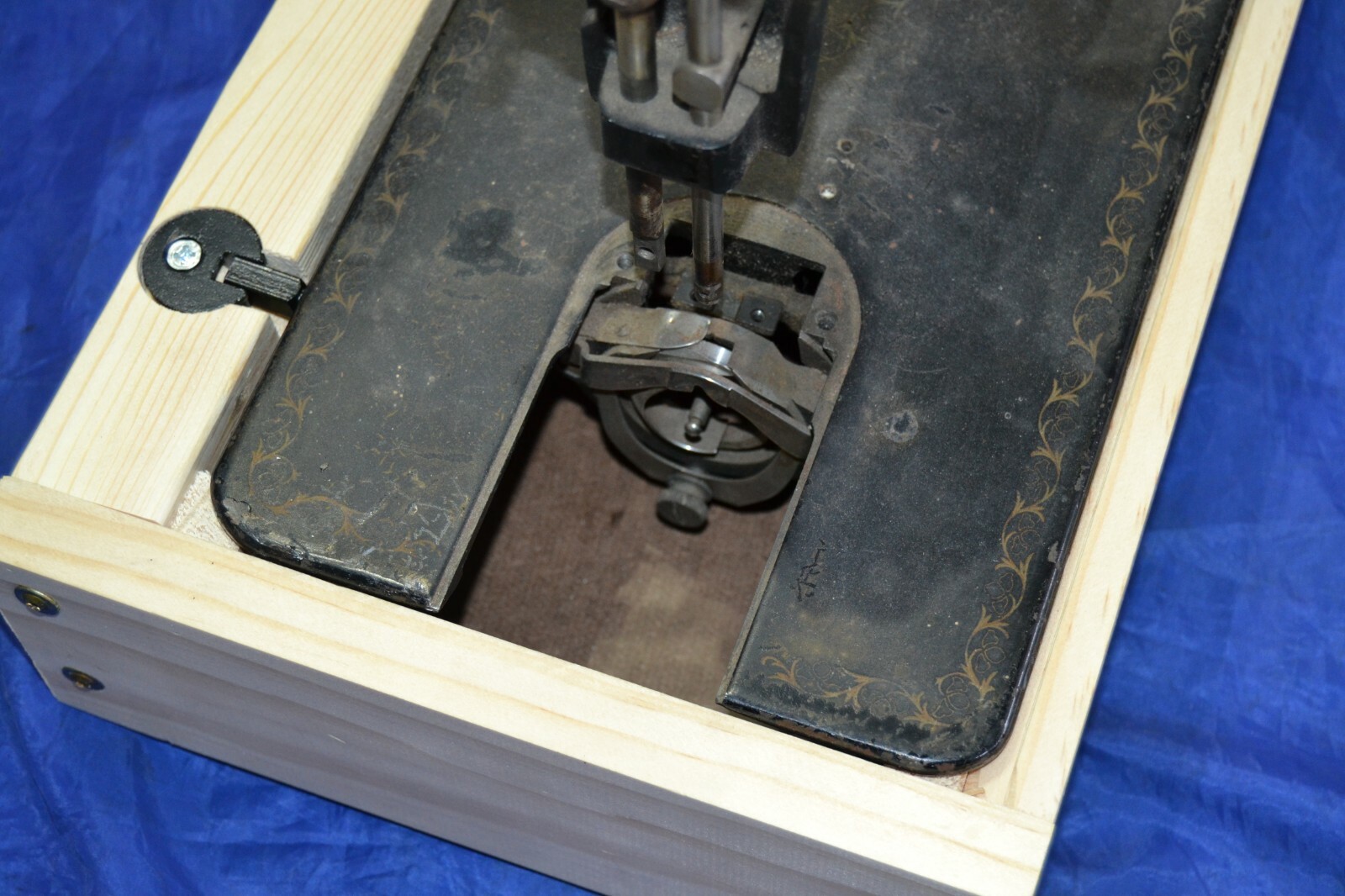 BASE WOOD FOR SINGER SEWING MACHINES 15 CLASS-15-90, 15-91 OTHER/66/27/127/201