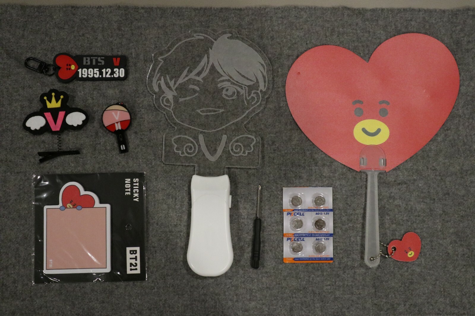 【公式】BTS 光るLED ICカードステッカー（V ver.） BTS テテ THE BEST OF 光るLED ICカードステッカー（V）