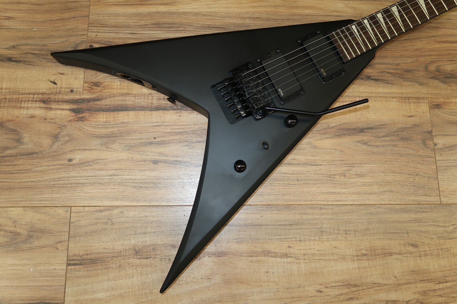 Jackson X Series King V KVXMG - Satin Black w/ Laurel FB Jackson X Series King V KVXMG - Satin Black w/ Laurel FB