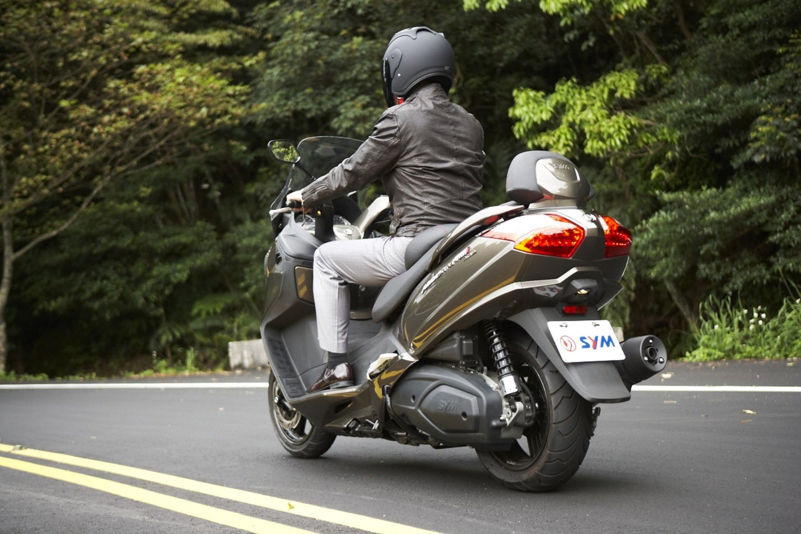 Скутер SYM 600i Maxsym