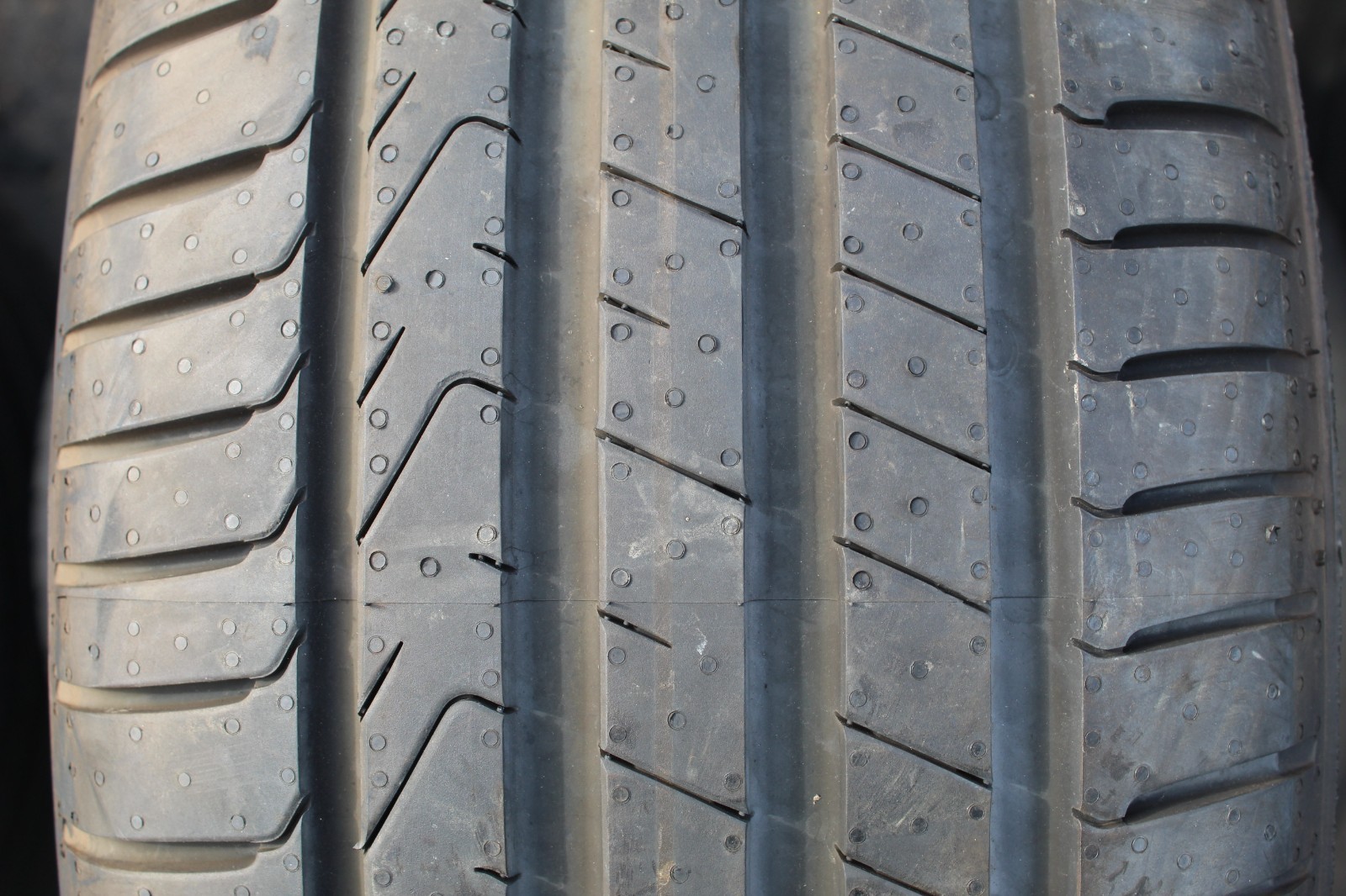 New 235 60 18 Pirelli, Scorpion TM, Elect, 103T, x1 Tyre (F1_tyres) L3825