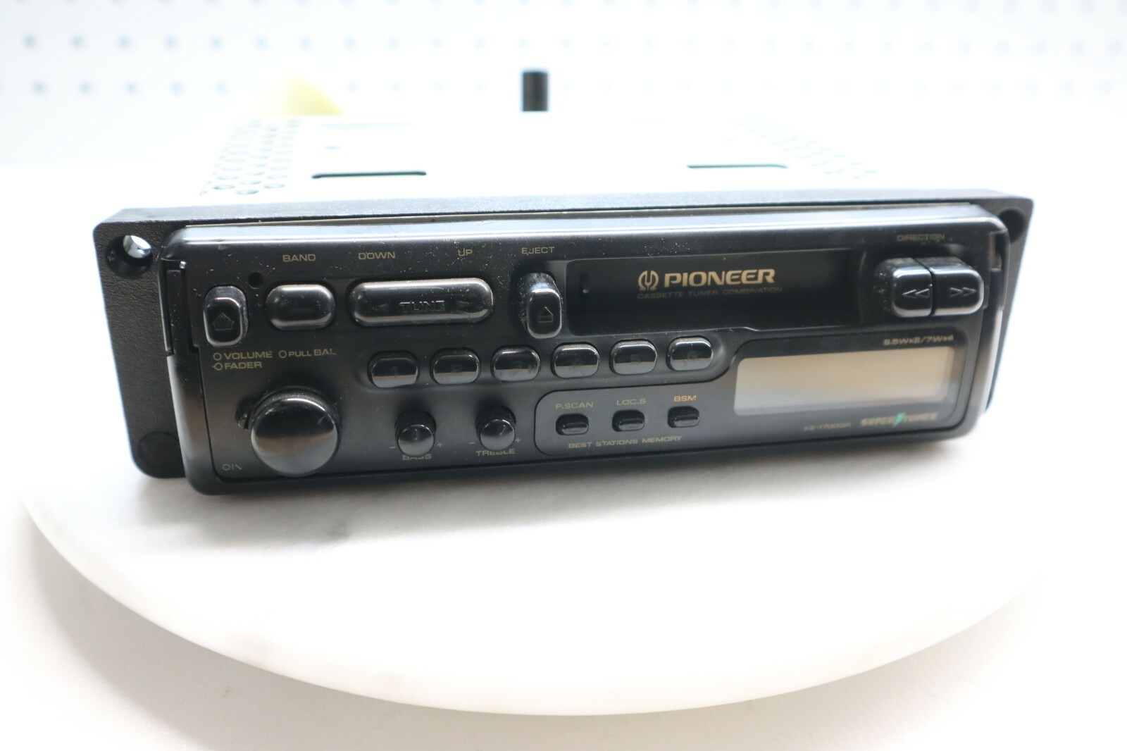 KE-1700QR Pioneer Supertuner High Power AM/FM Cassette Radio KE-1700QR Pioneer Supertuner High Power AM/FM Cassette Radio
