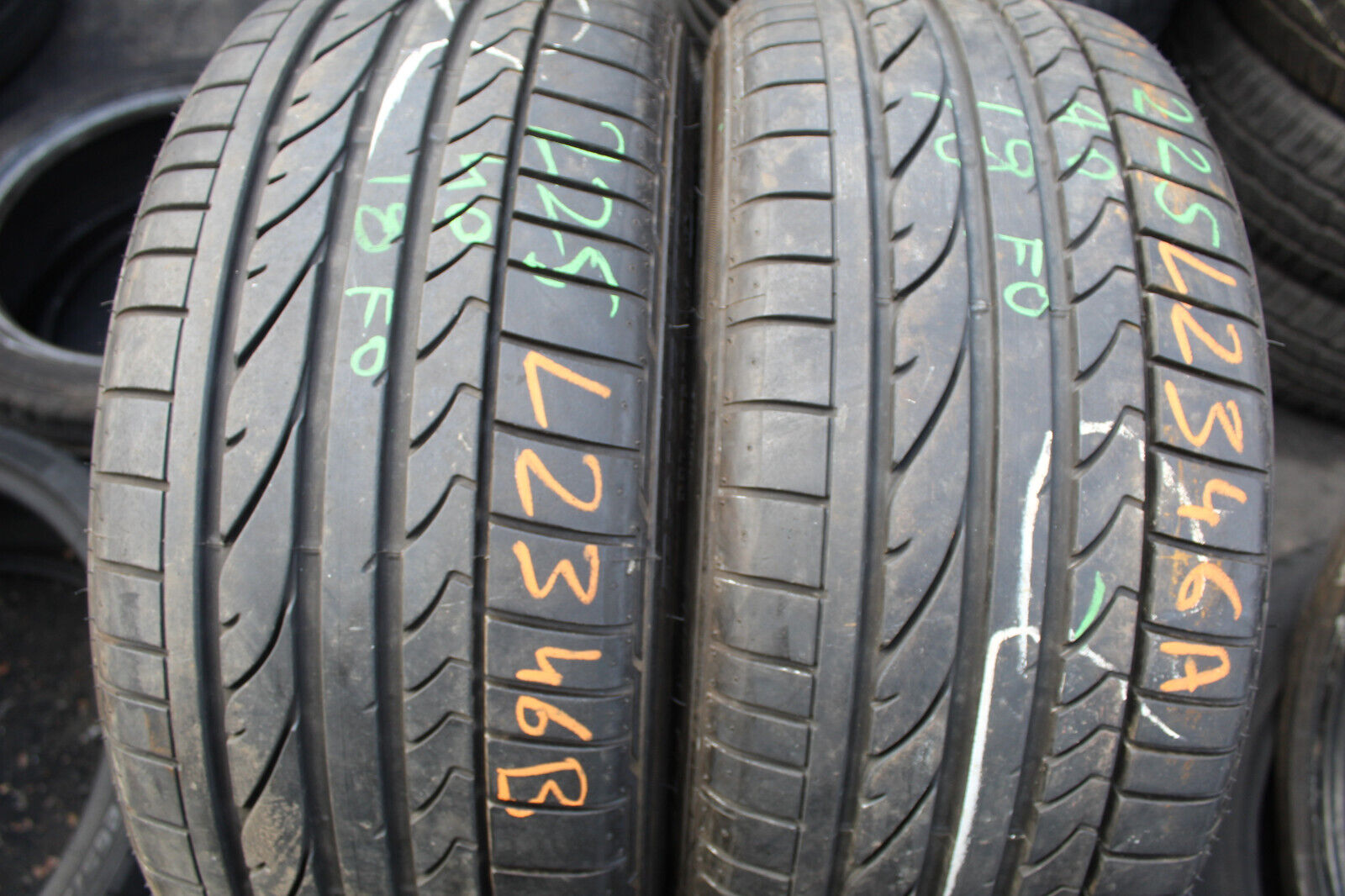 225 40 18 Bridgestone, Potenza, XL, 92Y, x2 A Pair 6.8mm (F1_tyres) FOD L2346