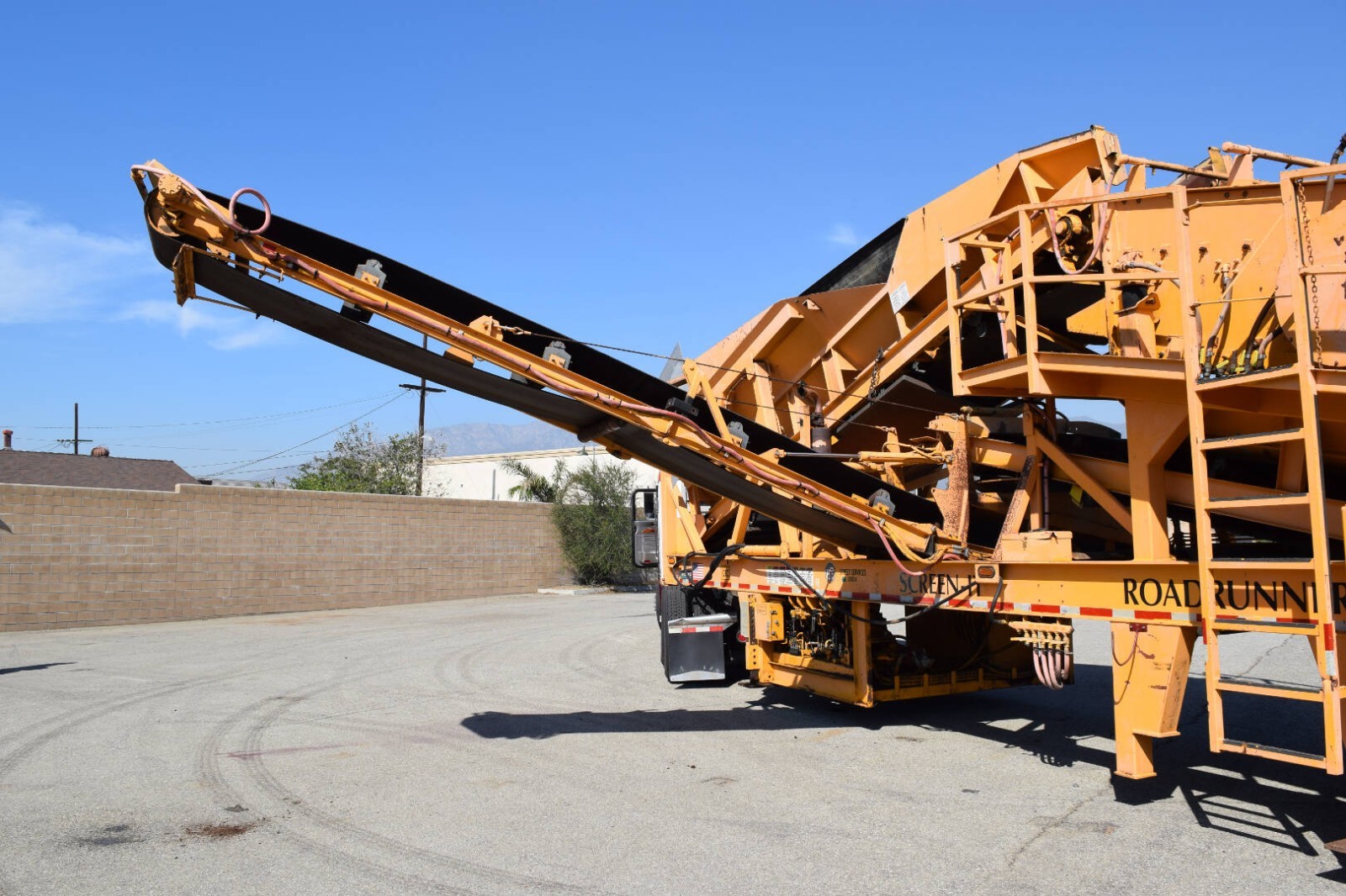 2009 CEC 5x12 2 Deck Screen-It Aggregrate Conveyor System Trailer