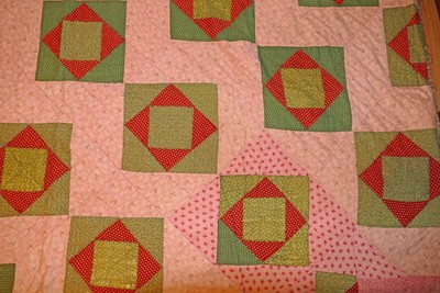 GORGEOUS PRIMITIVE ANTIQUE/VINTAGE CUTTER? QUILT! RED/GREEN/DBL PINK CHRISTMAS!