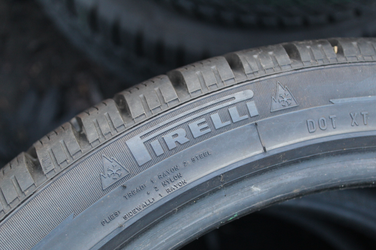 225 40 18 Pirelli, Winter, N3, XL, M+S, 92V, x2 A Pair 8.0mm (F1_tyres) L3082