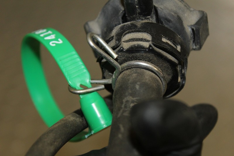 2010 KAWASAKI NINJA 250R EX250J AIR VALVE SOLENOID TOP